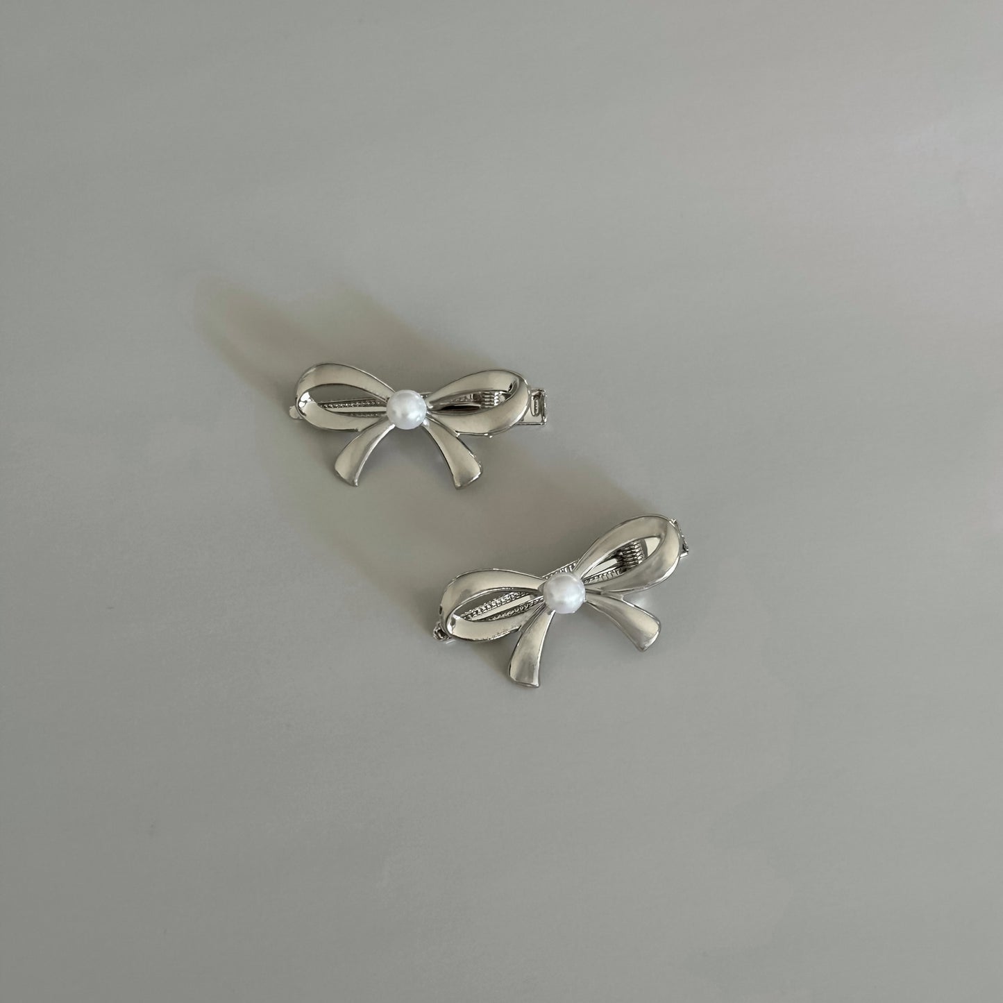 Pearl Bow Hair Clip