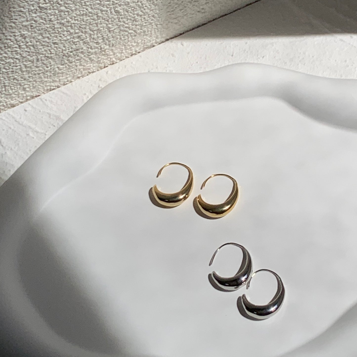 Minimal Hoop Earrings