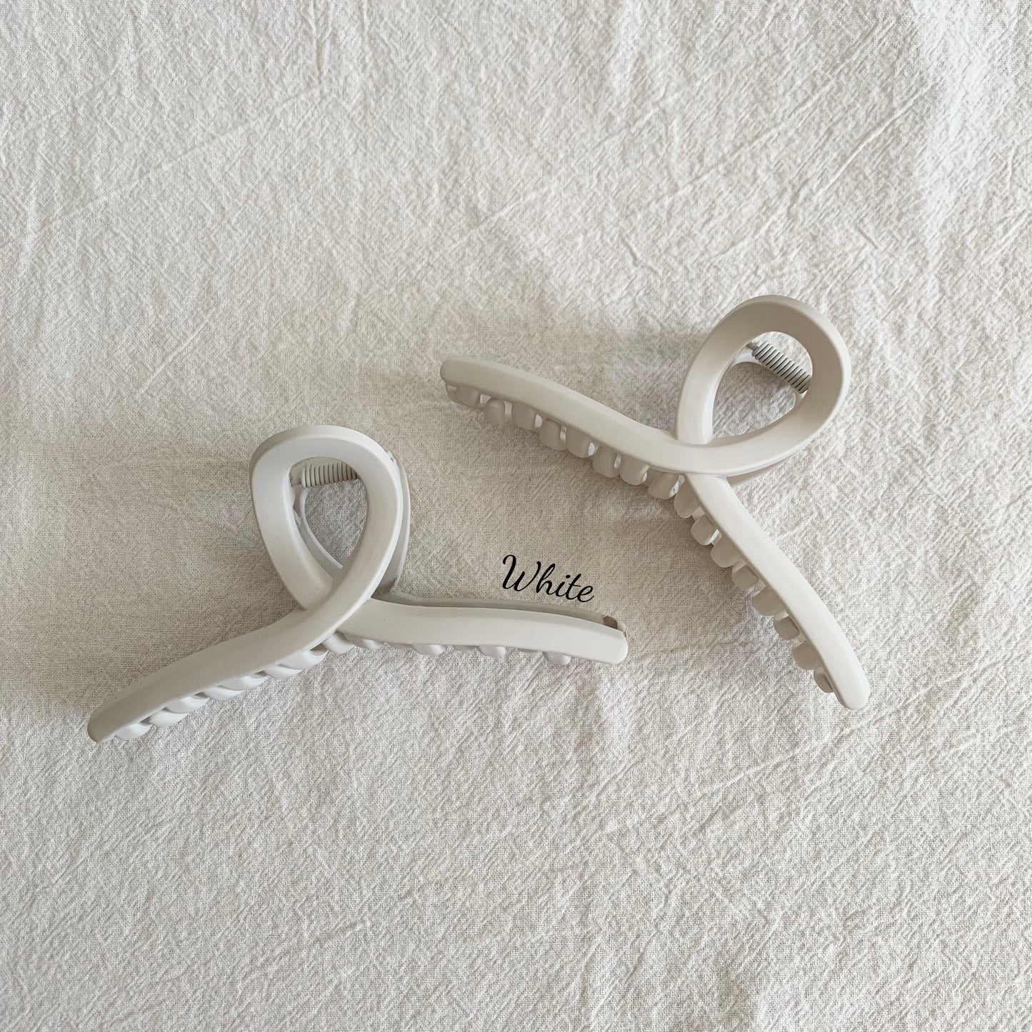 Matte Loop Claw Clip