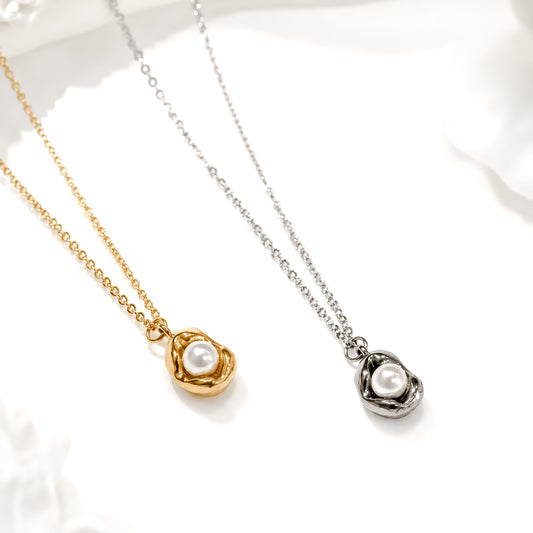Pearl pebble Necklace