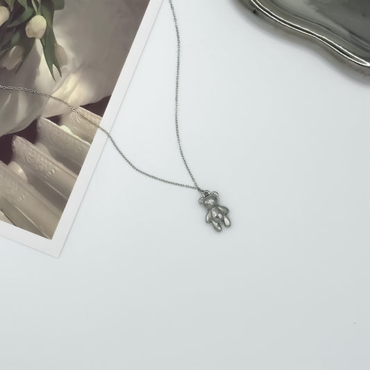 Choppy bear necklace