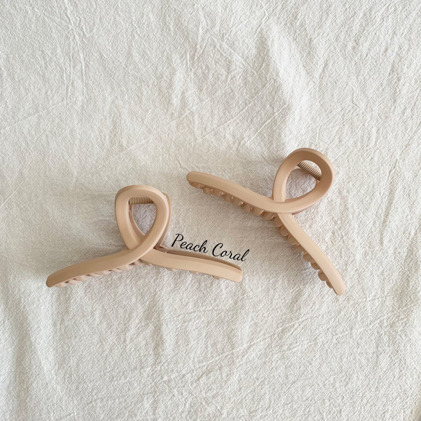 Matte Loop Claw Clip