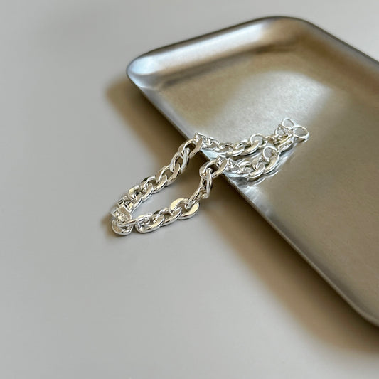 Curb chain bracelet